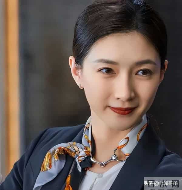 39岁江疏影久违现身！海外产子真相大白，近照曝光反差引发热议