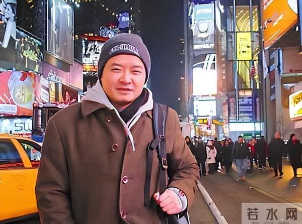 曾是央视名嘴，31岁赴美国，如今50岁现状如何了