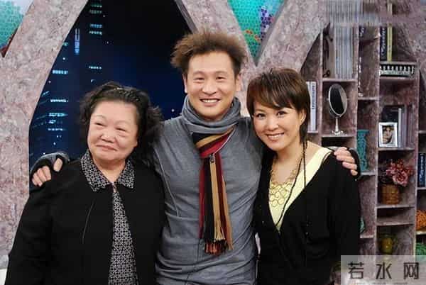 他演技封神却也曾被封杀，父亲离世让他愧疚终生，如今成人生赢家