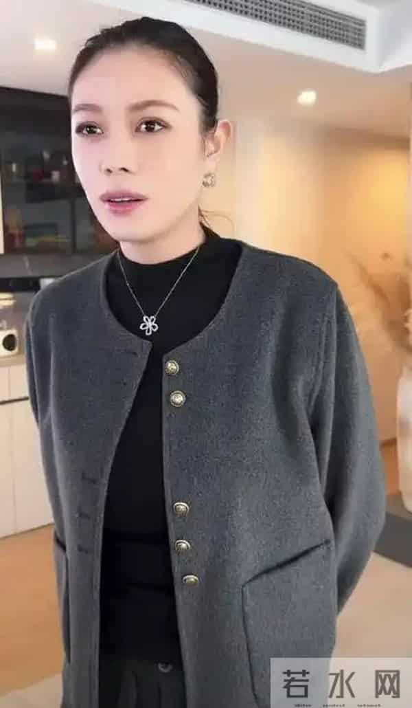 汪峰女儿官宣恋情才一天，葛荟婕就坐不住回应，真实母女关系曝光