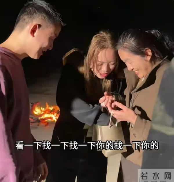 谢岳为浩男庆27岁生日，礼物不贵场面却足够煽情，郑琴现身引热议