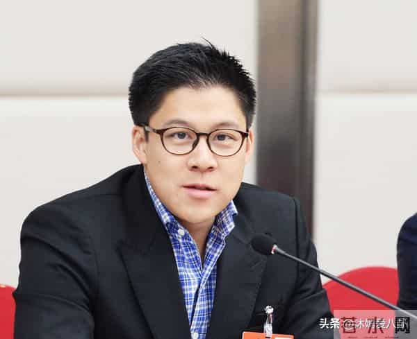 郭晶晶都意外！香港火灾后霍启刚的两大硬核操作，口碑彻底爆了