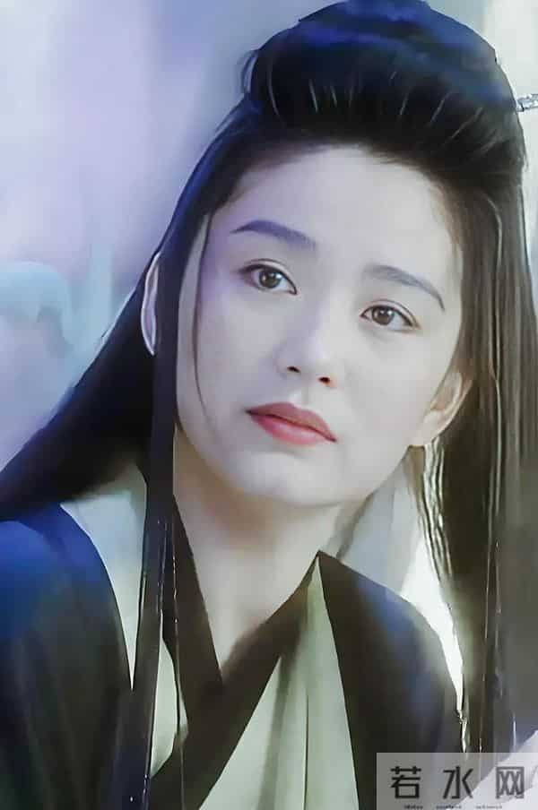 71岁的林青霞：活成了女性都向往的样子，金庸说她美是百年难遇