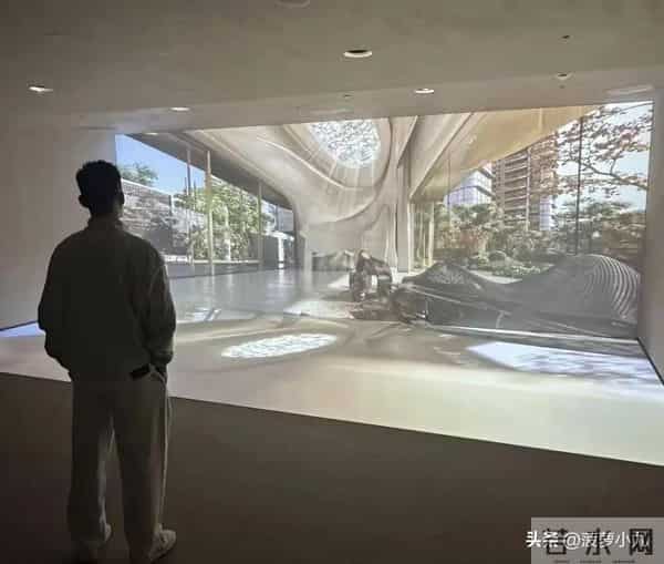 41岁张翰想买7000万豪宅做婚房，在徐汇偶遇，女友颜值不输娜扎