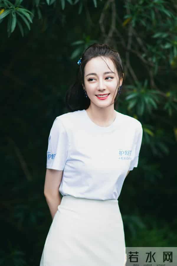 迪丽热巴护舒宝活动