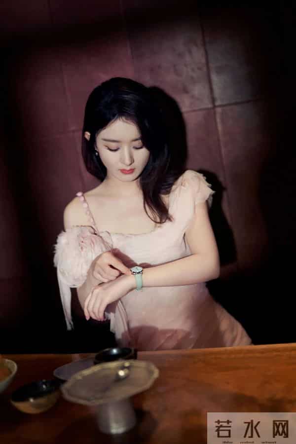 赵丽颖性感大长腿