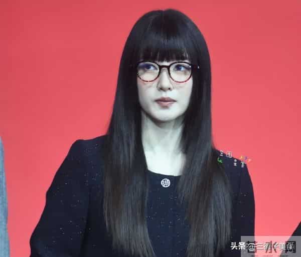 与富豪海外产子真相大白6个月，39岁江疏影露面，近照曝光大变样