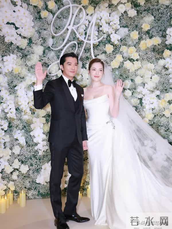 邱泽许玮甯婚礼曝光！大摆40桌，44岁邱泽造型被吐槽，林心如被问