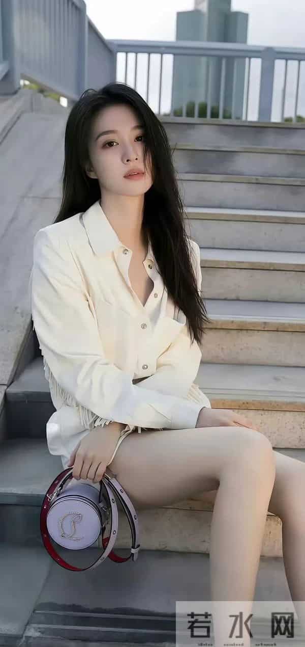 来自“王楚然”的美颜暴击，这颜值真的太绝啦！