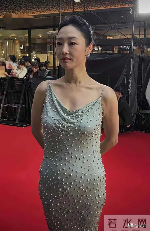 白百何活动照曝光，岁月痕迹悄然浮现，整体状态添了几分成熟韵味