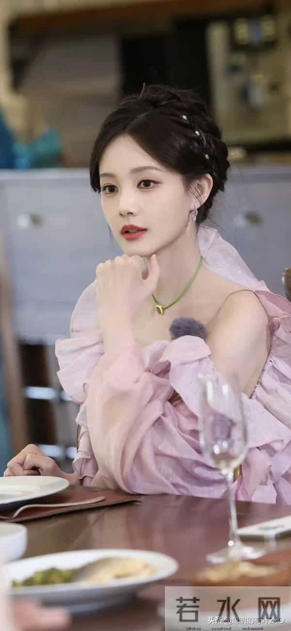 李一桐魅力笑容