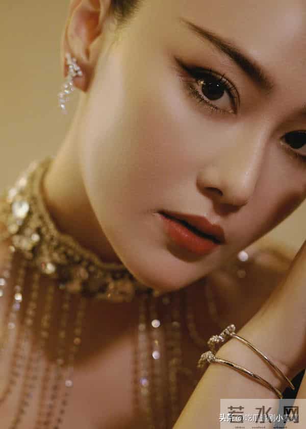 张馨予 小V脸女神降临 深邃的眼美得太抓人