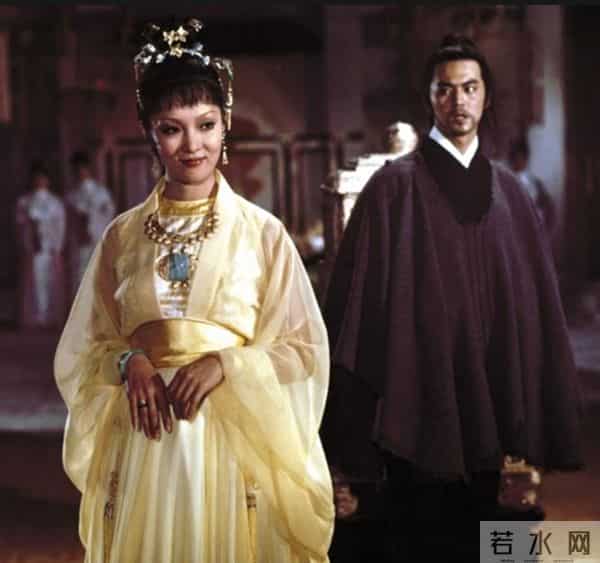 恬妮：以平胸闻名的她凭什么成了性感艳星？