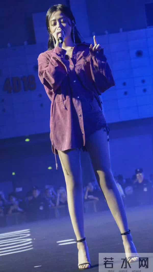 张靓颖绝对好腿