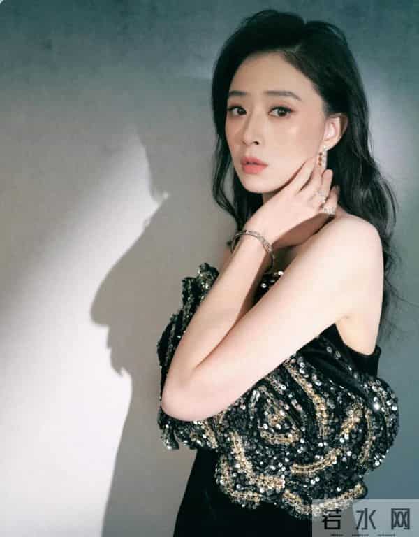 当年全网嘲她情商低，如今才看懂，蒋欣的嫌弃到底有多刚