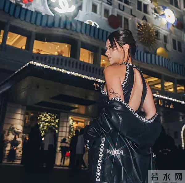 陈奕迅老婆这次穿得太可了！徐濠萦携女亮相，颜值气场双在线