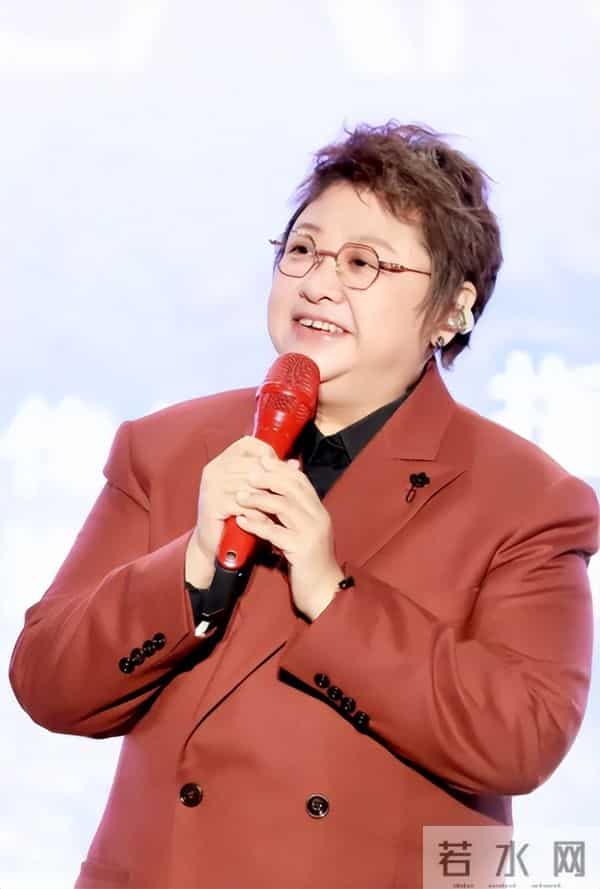 香港大火这次，5年前深陷“假慈善”风波的韩红，狠狠打脸举报者