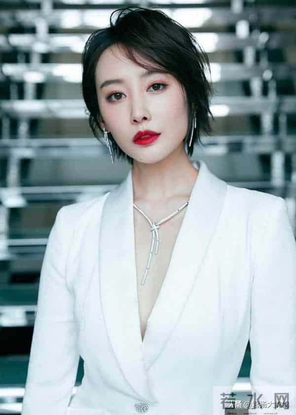 原来他俩是夫妻，官宣结婚不到两个月，她就演《大生意人》再翻红