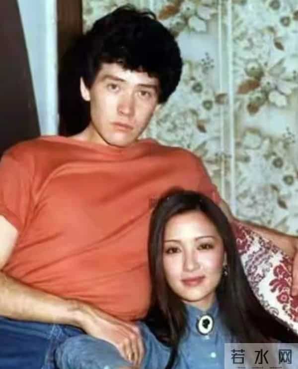 一步错步步错，64岁费翔独居英国20年 吃速冻饺子，母亲强势 婚姻难