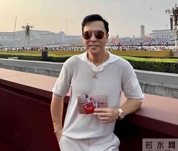 演都不演了！甄子丹三婚老婆谈香港火灾，暗指内地的锅，网友炸锅