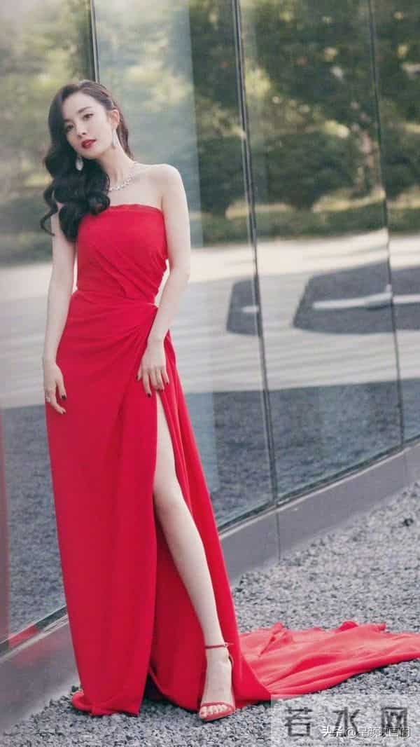 杨幂红裙玉足娇艳欲滴~