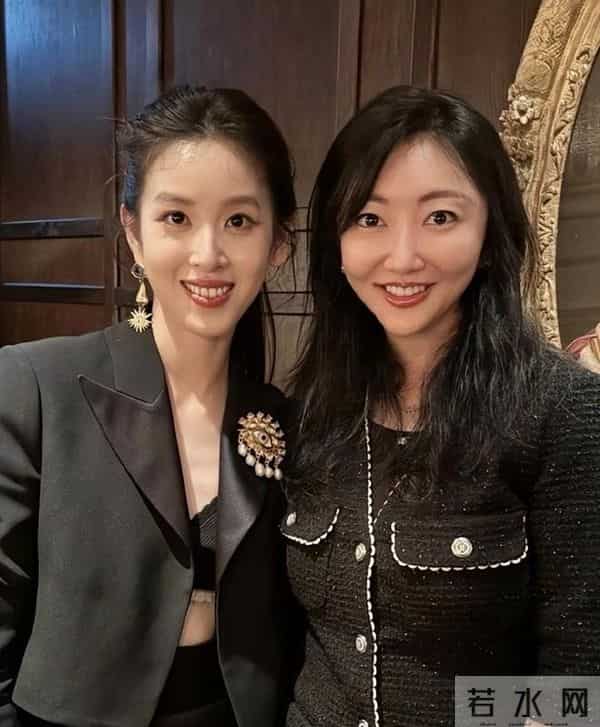 邓文迪大女儿瘦了后更漂亮了，24岁生日蛋糕造型奇特，换了新男友