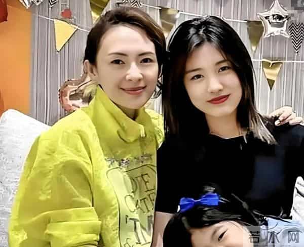 喜讯传来！54岁汪峰喜当“老丈人”，女儿小苹果如今过得很甜蜜