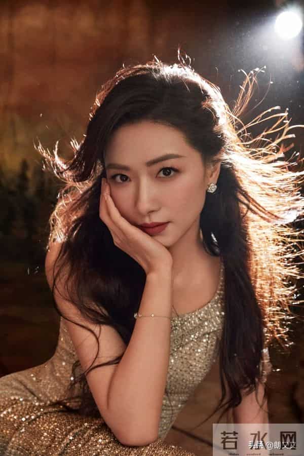 难得一见！长发万茜太绝，美到失语