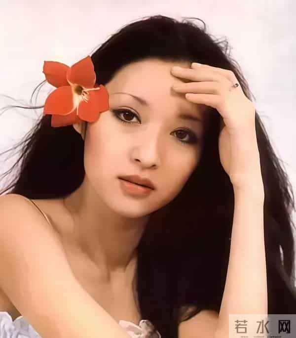 李敖胡因梦罕见新婚照,1980年甜蜜瞬间,梦中情人实至名归