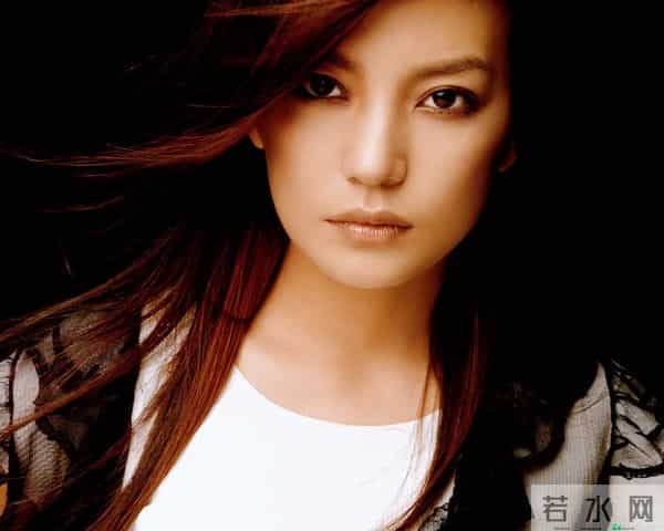 赵薇复出梦碎，前夫表弟被捕，离婚真相藏不住了！