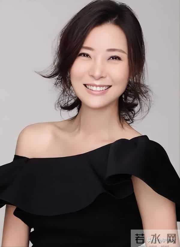 18岁开始男人不断，半百还没玩够，“人间尤物”柯蓝终遭“反噬”