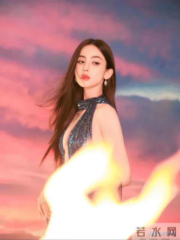 古力娜扎真的从头美到脚，不愧是战袍之神