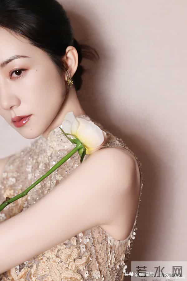 韩雪 杨柳细腰白瓷皮肤 含情脉脉的美很抓人
