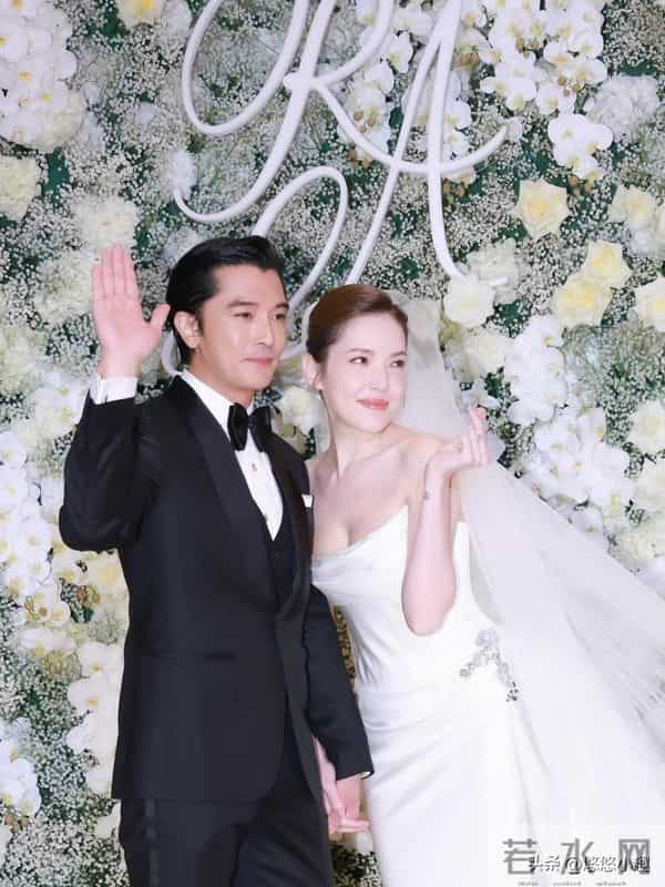 邱泽许玮甯婚礼曝光！大摆40桌，44岁邱泽造型被吐槽，林心如被问