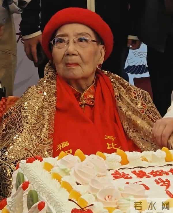 “老舅妈” 嫩娘：住老家上海，100岁仍口齿伶俐，四世同堂很幸福