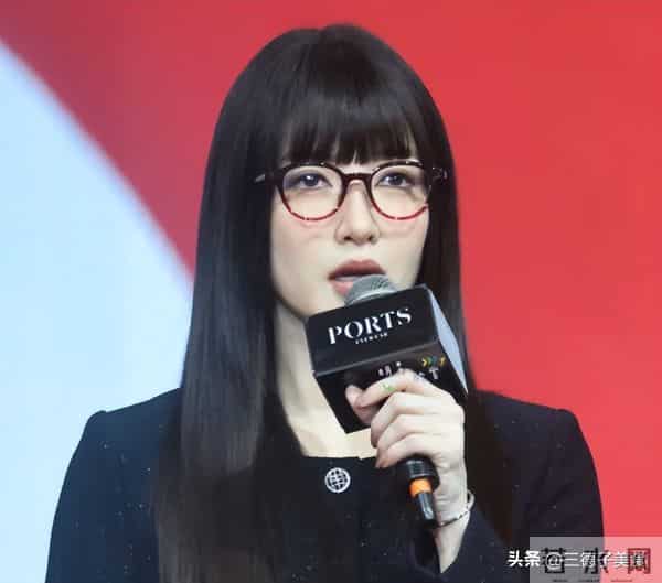 与富豪海外产子真相大白6个月，39岁江疏影露面，近照曝光大变样