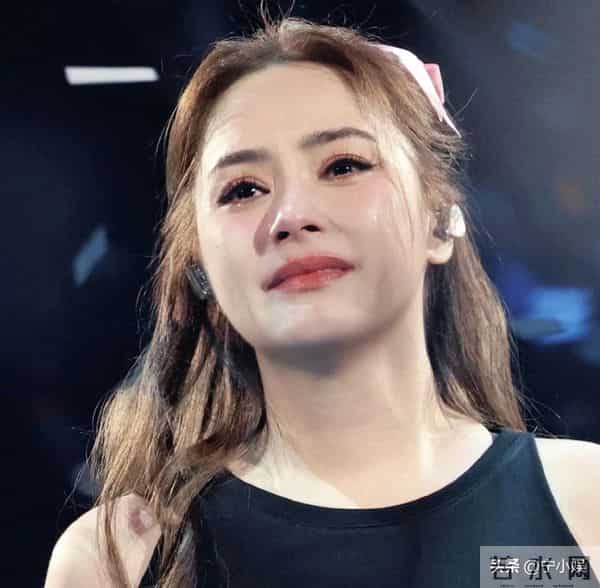 三婚又离？被阿娇主动求婚，如今妻子刚产下二胎，他又要卖惨了？