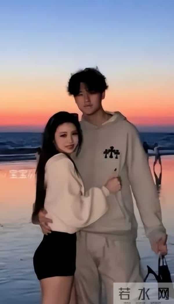 汪峰女儿官宣恋情才一天，葛荟婕就坐不住回应，真实母女关系曝光