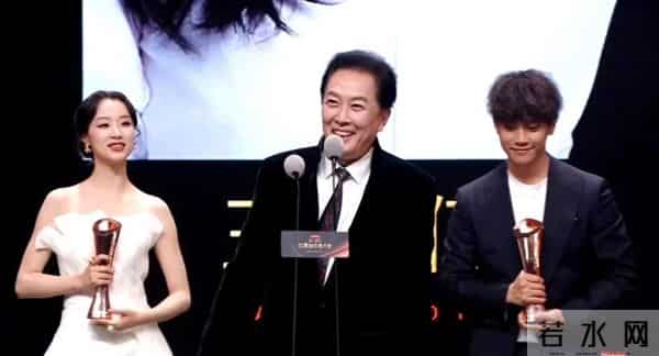 唐国强的“颁奖感言”在全网火了，刘晓庆说过的话，终于有人信了