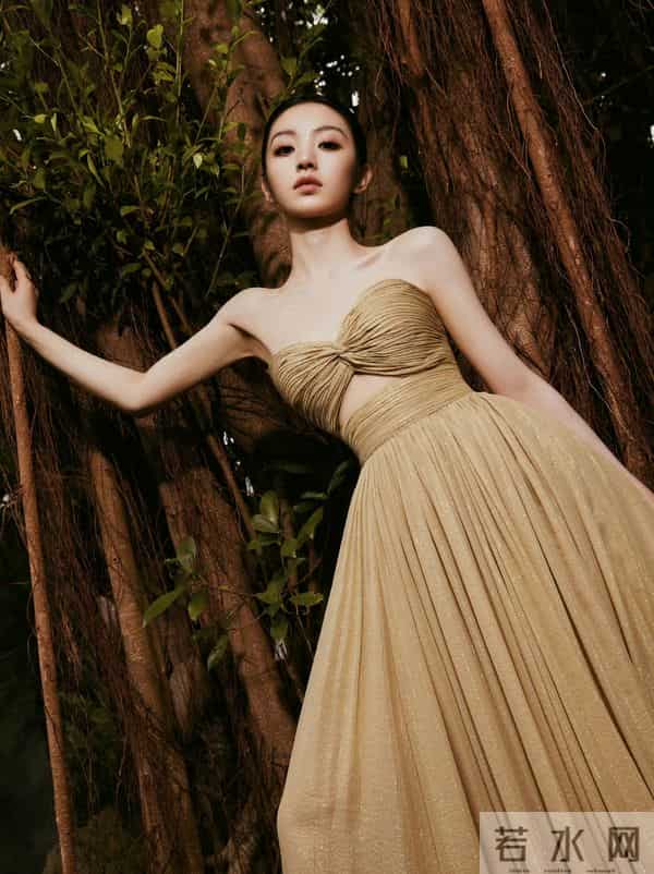 田曦薇金色礼服尽显好身材