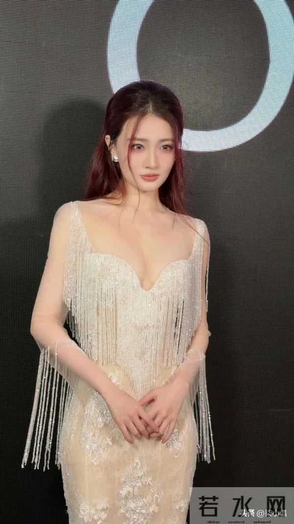 徐璐｜最近很出圈，很性感