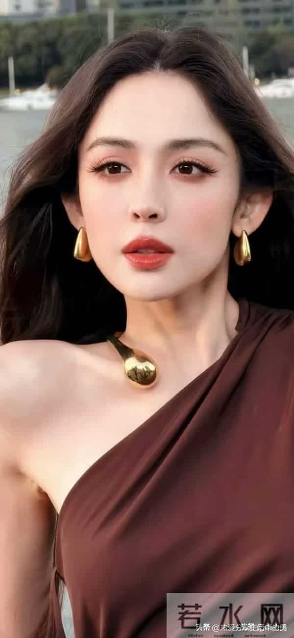 古力娜扎｜吊带礼服化身顶级魅魔