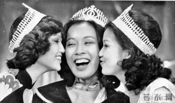 上海姑爷斗川普，60岁却当负心汉，朱玲玲幼子大婚罗康瑞成赢家？