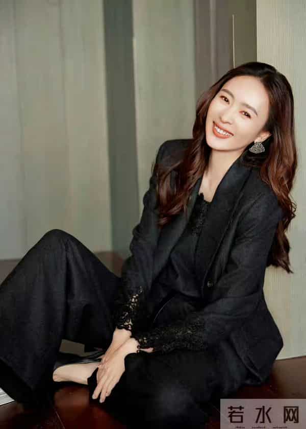 童谣西装裸足蕾丝