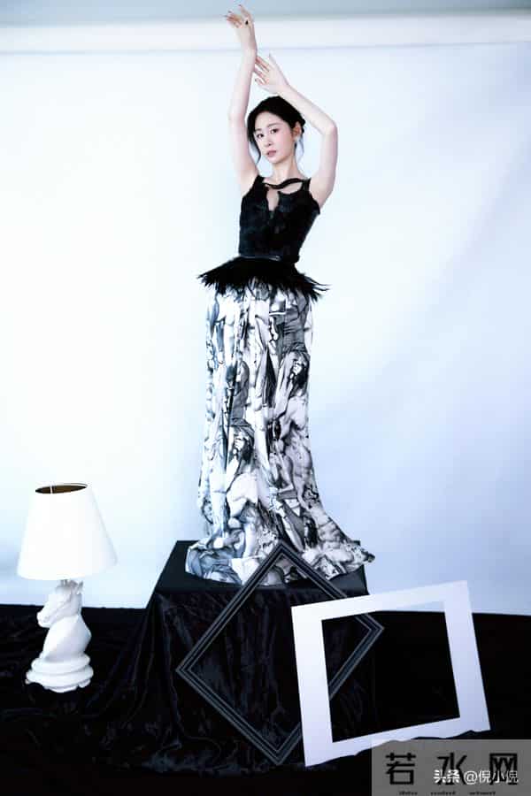 张碧晨｜欲语还休，性感小露