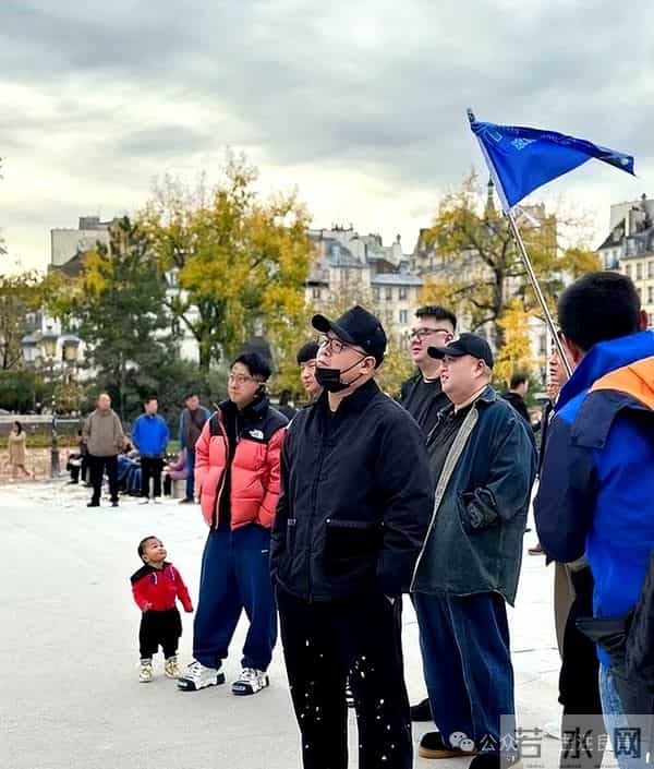 岳云鹏调侃巴黎落后伦敦更落后，扯得谁嘚儿疼？