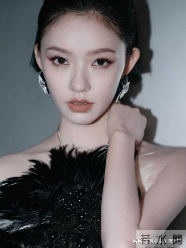 林允[舔屏][舔屏][抱一抱][抱一抱][抱一抱]好会盯啊