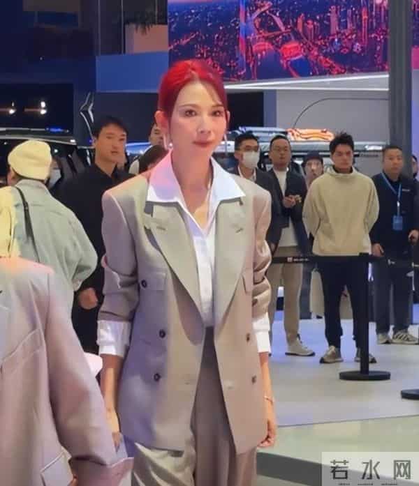 面相变了！52岁蔡少芬为钱四处奔波累到脱相，被王晶嘲讽不上进