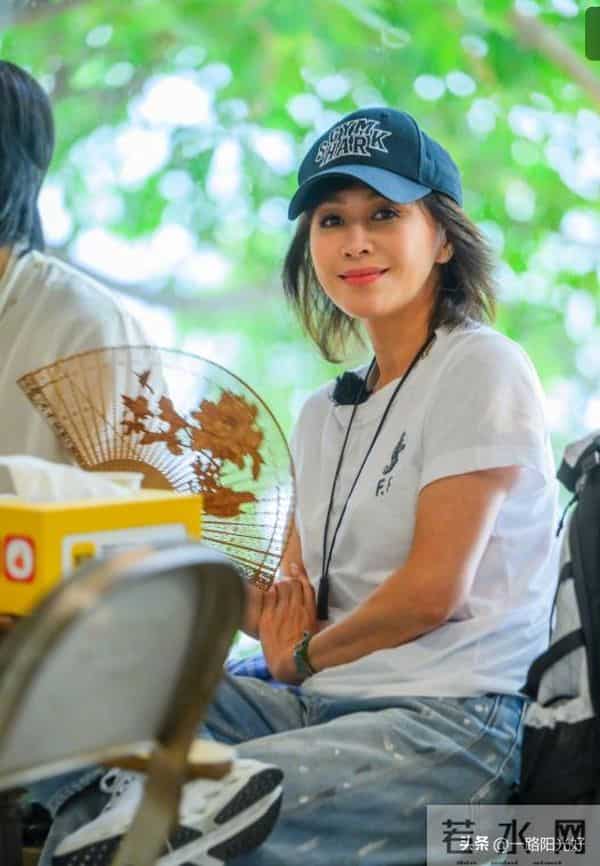 刘嘉玲驳斥相亲家长；叶童和刘嘉玲针锋相对，吐槽她想太多才痛苦