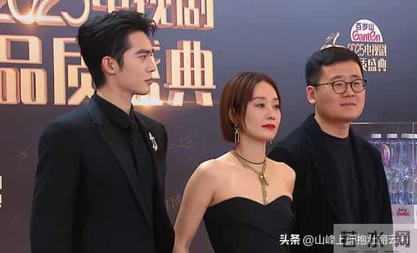 上海那夜，童瑶尽显身材，马伊琍唇妆发亮，关晓彤又“丑出圈”